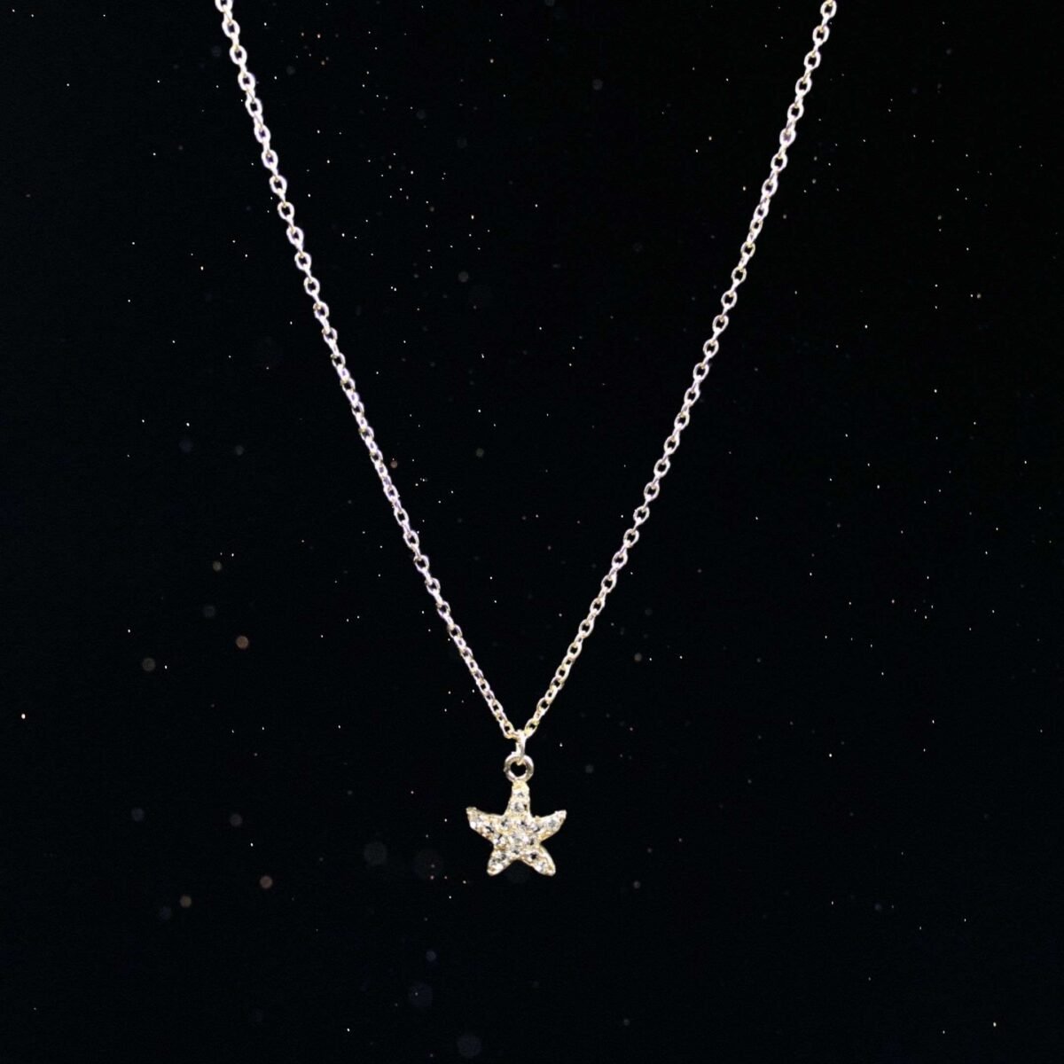 Starlit Elegance Necklace - Dazzling Star Pendant for Women